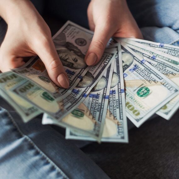 How to Manifest Money